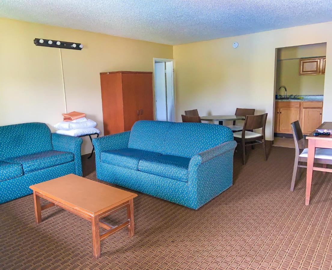 Red Carpet Motel