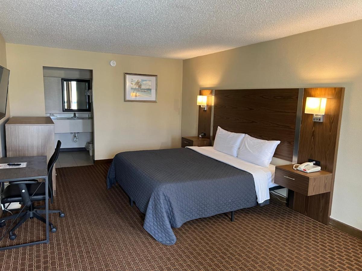 Red Carpet Motel 2*