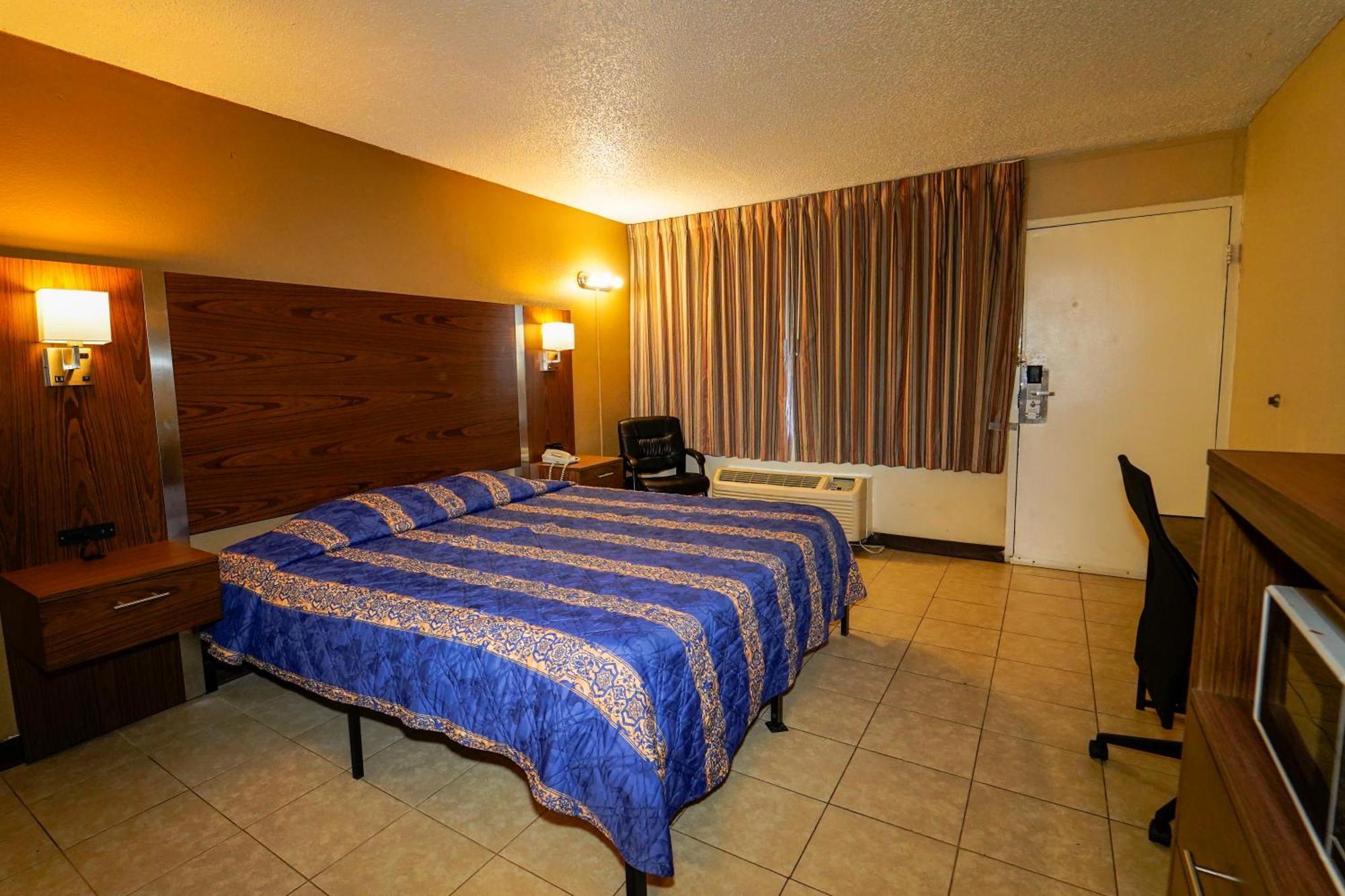 Red Carpet Motel