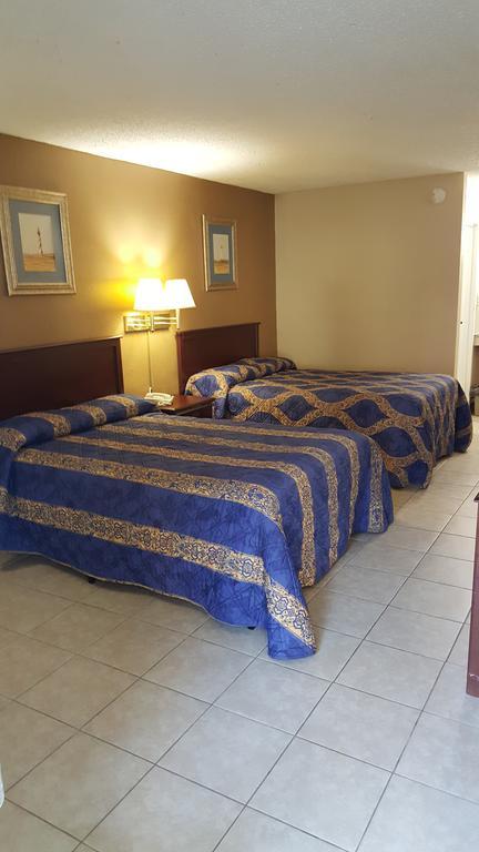Red Carpet Motel 2*