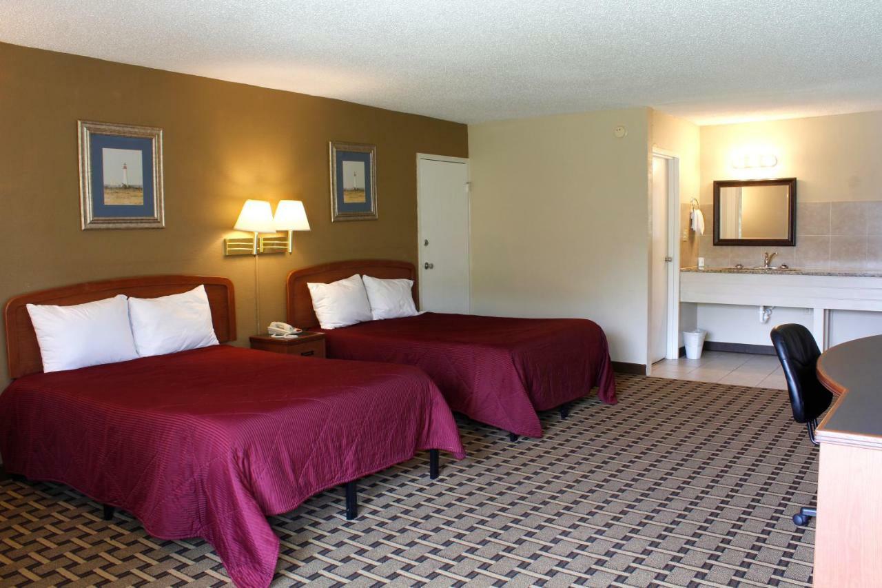 Red Carpet Motel 2*